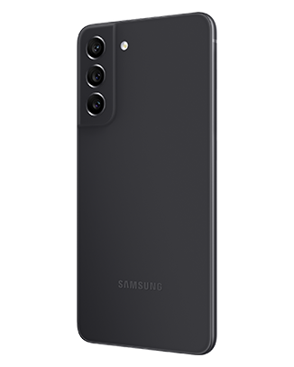 Telefon Telefon Samsung Galaxy S21 FE negru in picioare, fotografiat din spate, usor rotit catre stanga