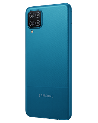 Telefon Telefon Samsung A12 albastru privit din spate intr-un unghi de aproximativ 20 de grade spre dreapta, observandu-se cele 4 camere si logo-ul Samsung, pe un fundal alb