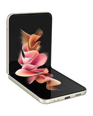 Telefon Telefon Samsung Galaxy Z Flip 3 crem semipliat cu ecranul aprins, fotografiat din fata usor rotit catre dreapta