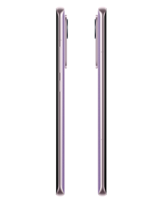 Telefon Doua telefoane Xiaomi 12 5G mov asezate in picioare, fotografiate din lateral