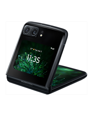 Telefon Telefon Motorola RAZR 2022 Negru, partial deschis, cu imagine de fundal verde, observandu-se camerele