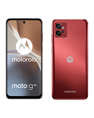 Telefon Telefon Motorola G32, rosu, vizibil fata spate, imagine de fundal cu tonuri pastelate, pe telefonul cu spatele observandu-se cele 3 camere (2)