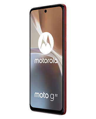 Telefon Telefon Motorola G22, rosu, vizibil din dreapta fata, imagine de fundal cu tonuri pastelate
