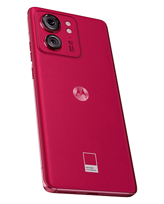 Telefon Telefon Motorola Edge 40, rosu, privit din dreapta spate, observandu-se cele 2 camere